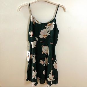 NWT Alisa Pan Size 12 floral dress with adjustable straps